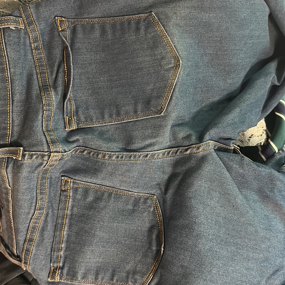 Beautiful and stretchy fashion nova blue wash jeans size 9 - Picture 6 of 6